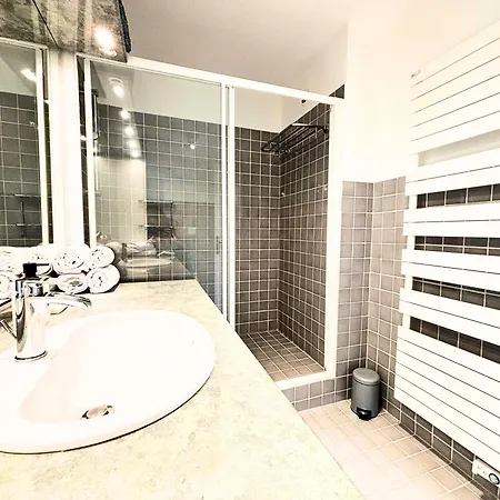 Le St Charles Apartment *